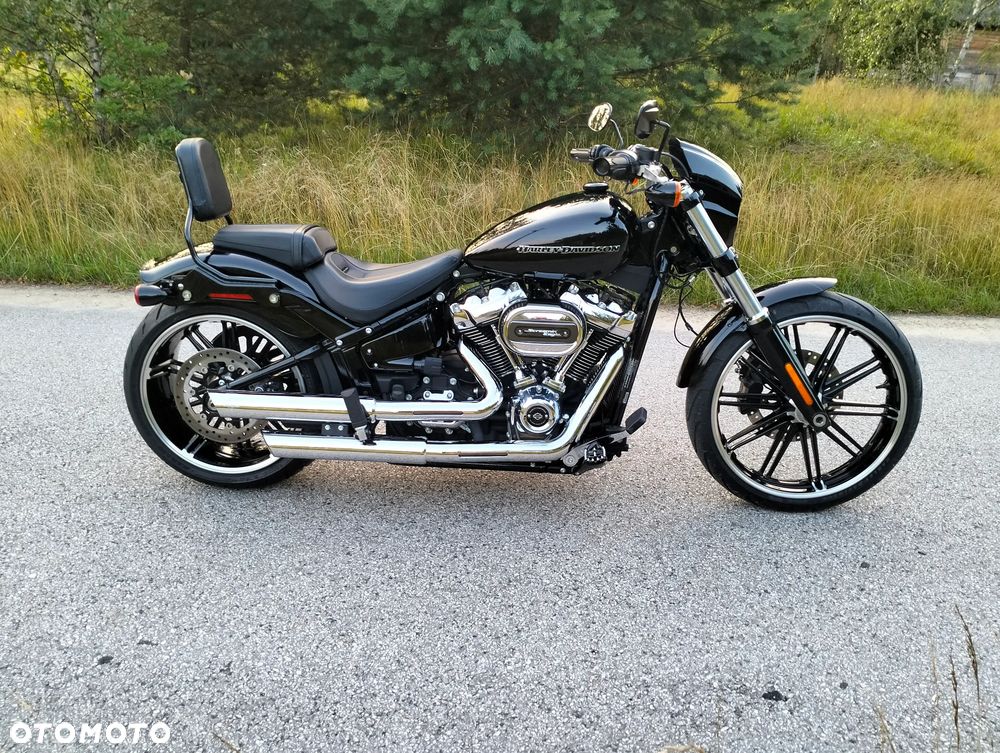 Harley-Davidson Softail Breakout - 9