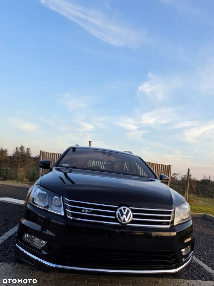 Volkswagen Passat - 1