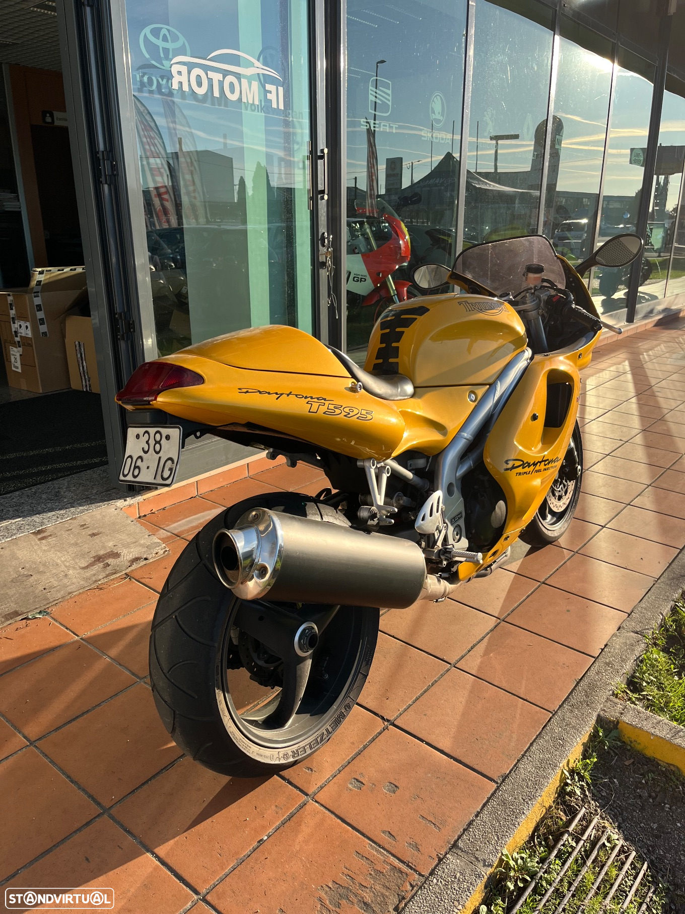 Triumph Daytona 959 I - 4