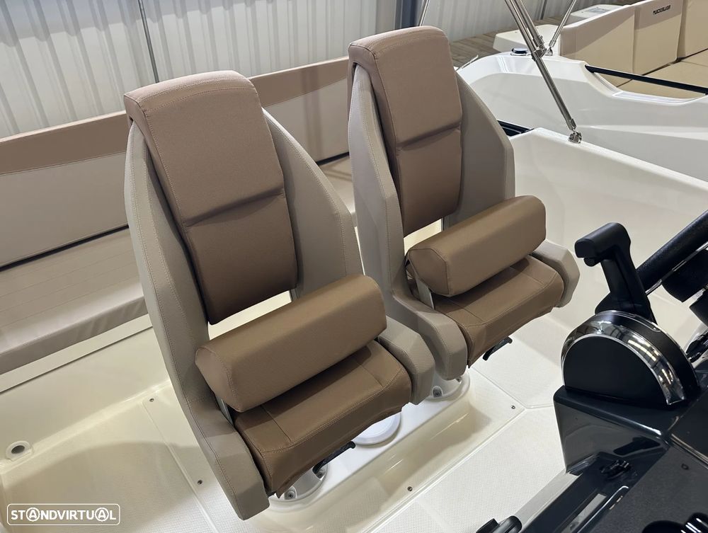 Quicksilver Activ 605 Open - 17