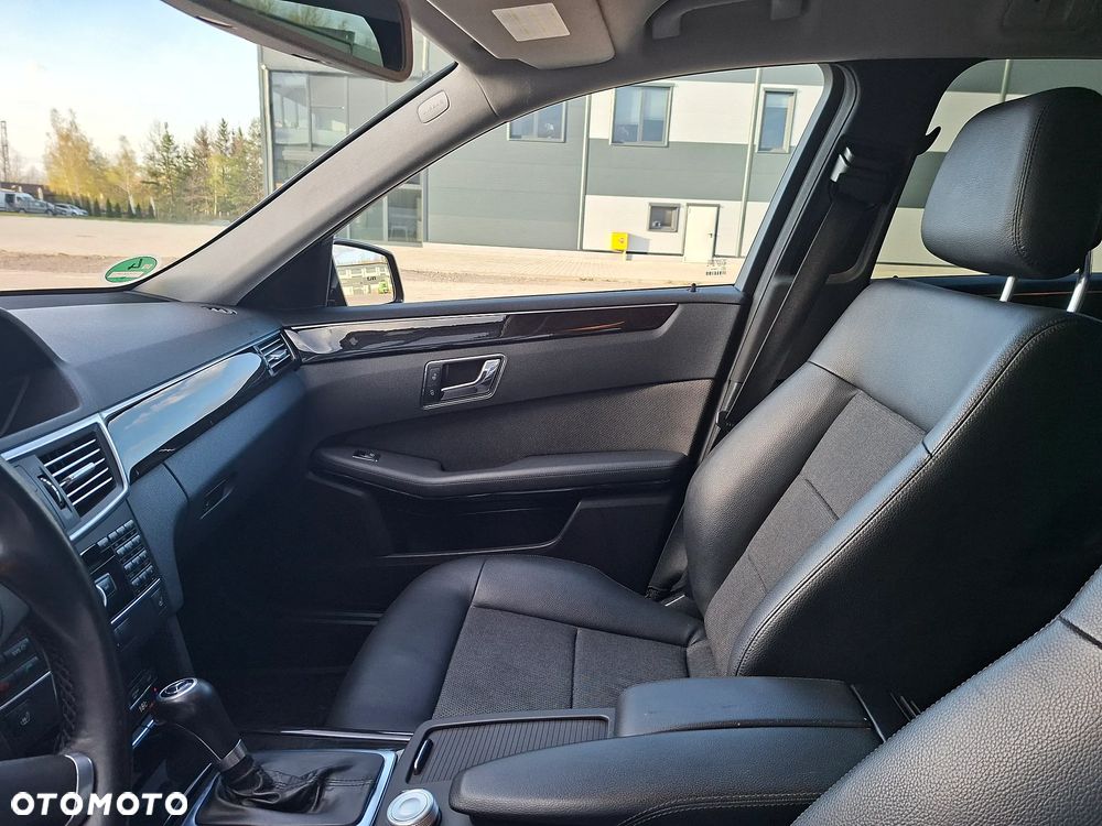 Mercedes-Benz Klasa E 200 CGI BlueEFFICIENCY Automatik Avantgarde - 16
