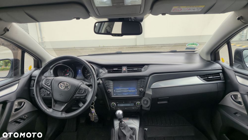 Toyota Avensis 1.8 Premium - 5