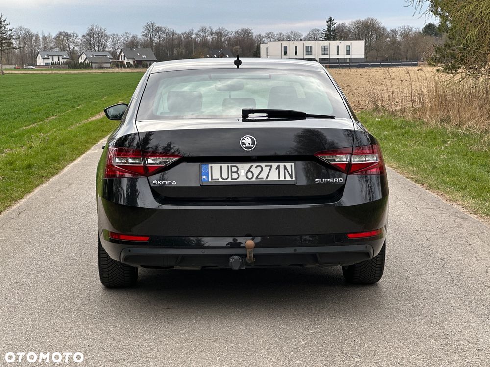 Skoda Superb 2.0 TDI Premium Edition - 7