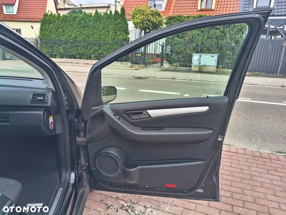 Mercedes-Benz Klasa B 150 - 30