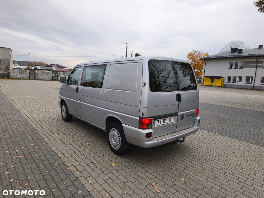 Volkswagen Transporter - 4