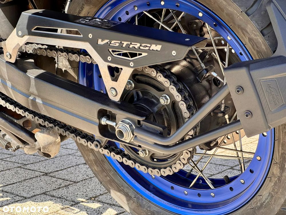 Suzuki V-STROM - 24