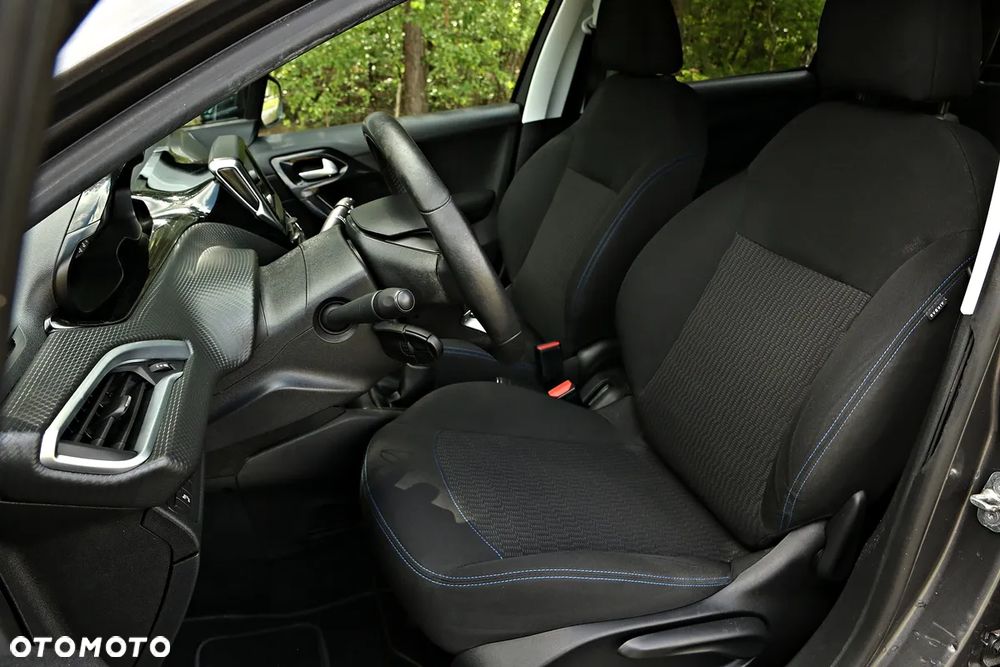 Peugeot 208 1.2 PureTech Style - 24