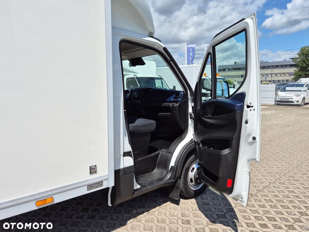 Iveco Daily 35C16 Hi-Matic, kontener 8PAL, winda 750KG, 133 600KM, klimatyzacja, webasto, drzwi boczne - 16