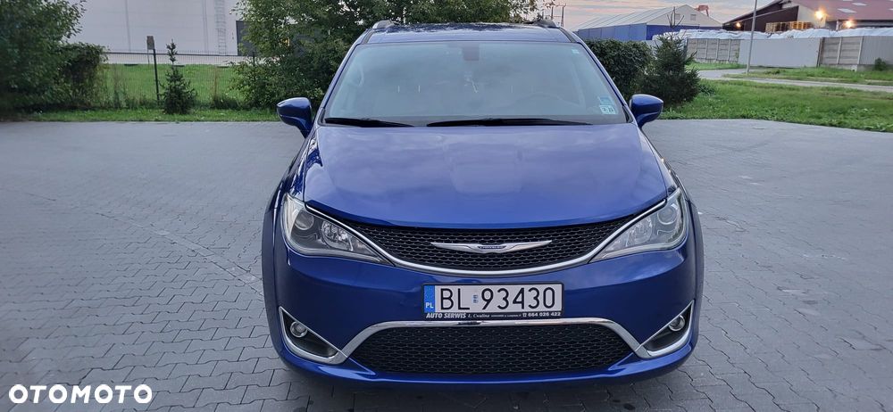 Chrysler Pacifica - 4