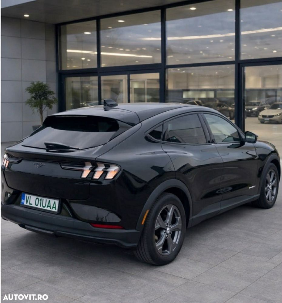 Ford Mustang Mach-E PREMIUM - 3