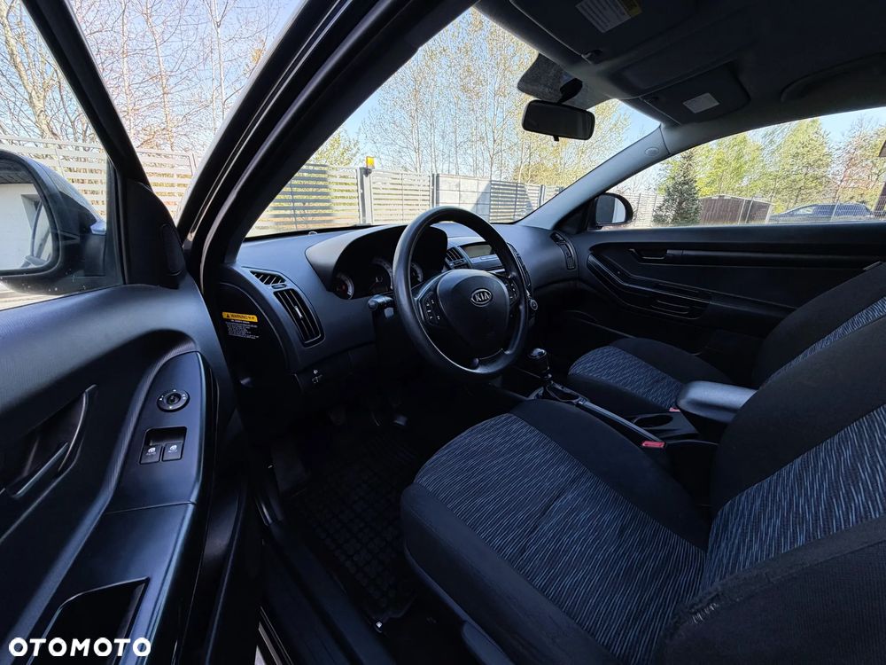 Kia Ceed - 6
