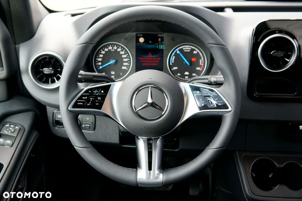 Mercedes-Benz eSprinter - 18