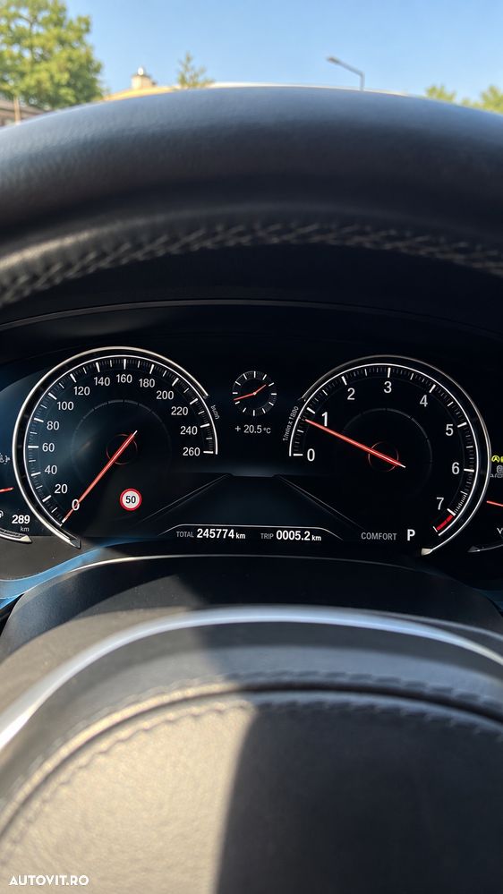 BMW Seria 5 540i AT - 14