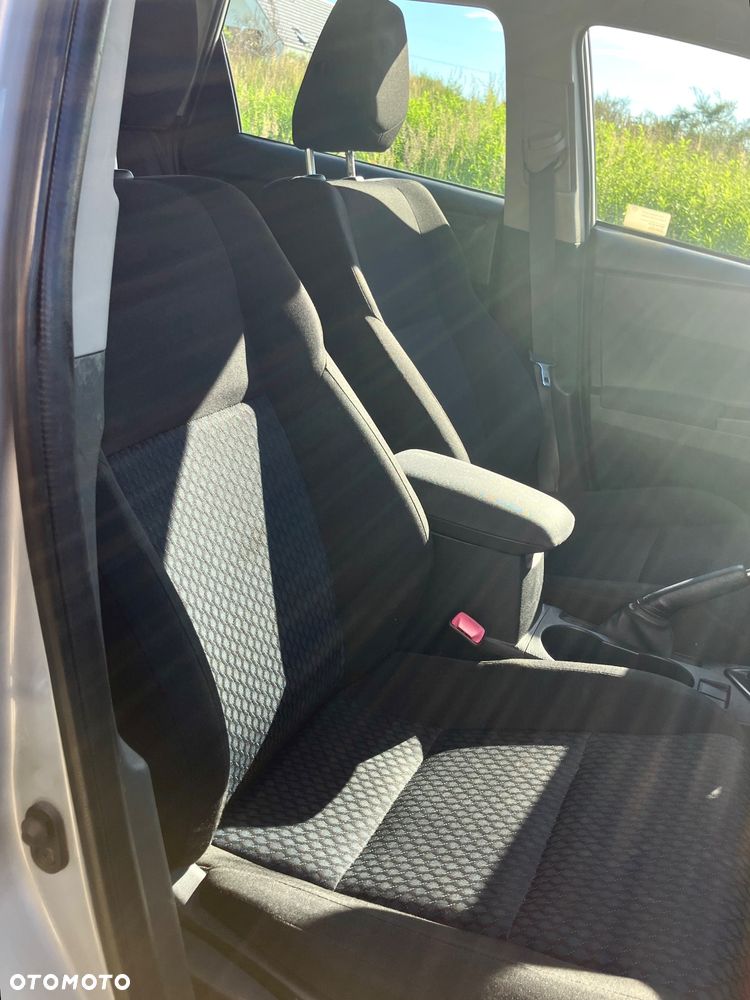 Toyota Auris 1.4 D-4D Active - 6