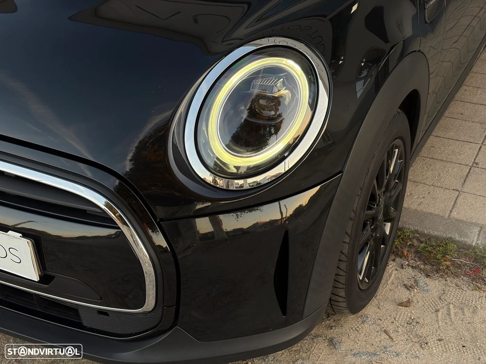 MINI 5 Portas Cooper Aut. Essential - 16