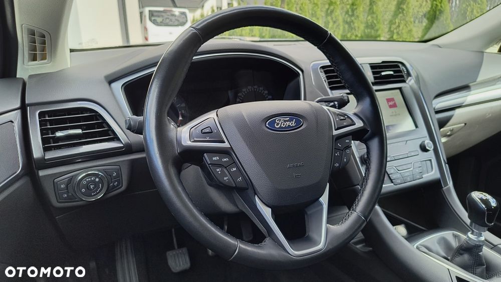 Ford Mondeo - 38