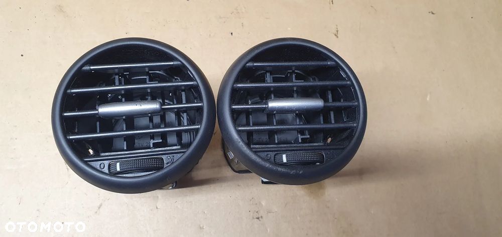 Kratka nawiewu powietrza Seat Leon II Lift 5P0819203 5P0819203A - 1