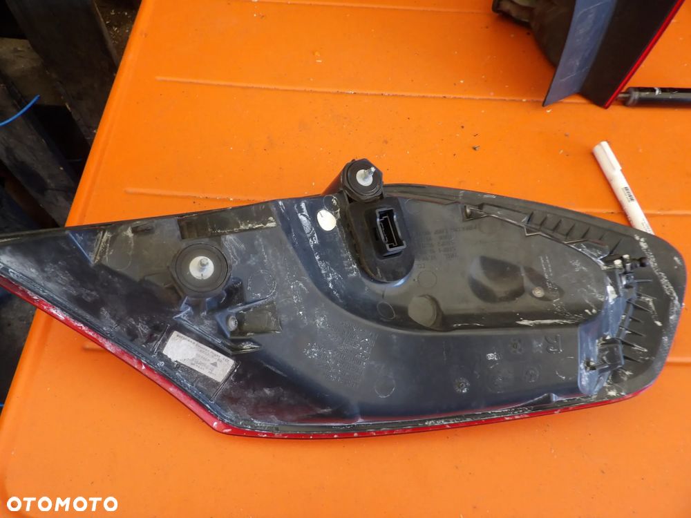 BMW - F12 - PRAWA LAMPA TYLNA - EUROPA - 4880368 - 3