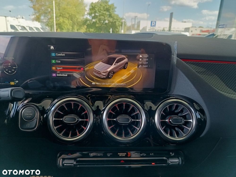 Mercedes-Benz GLA - 26