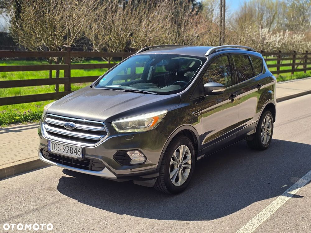 Ford Kuga 1.5 EcoBoost 2x4 Titanium - 10