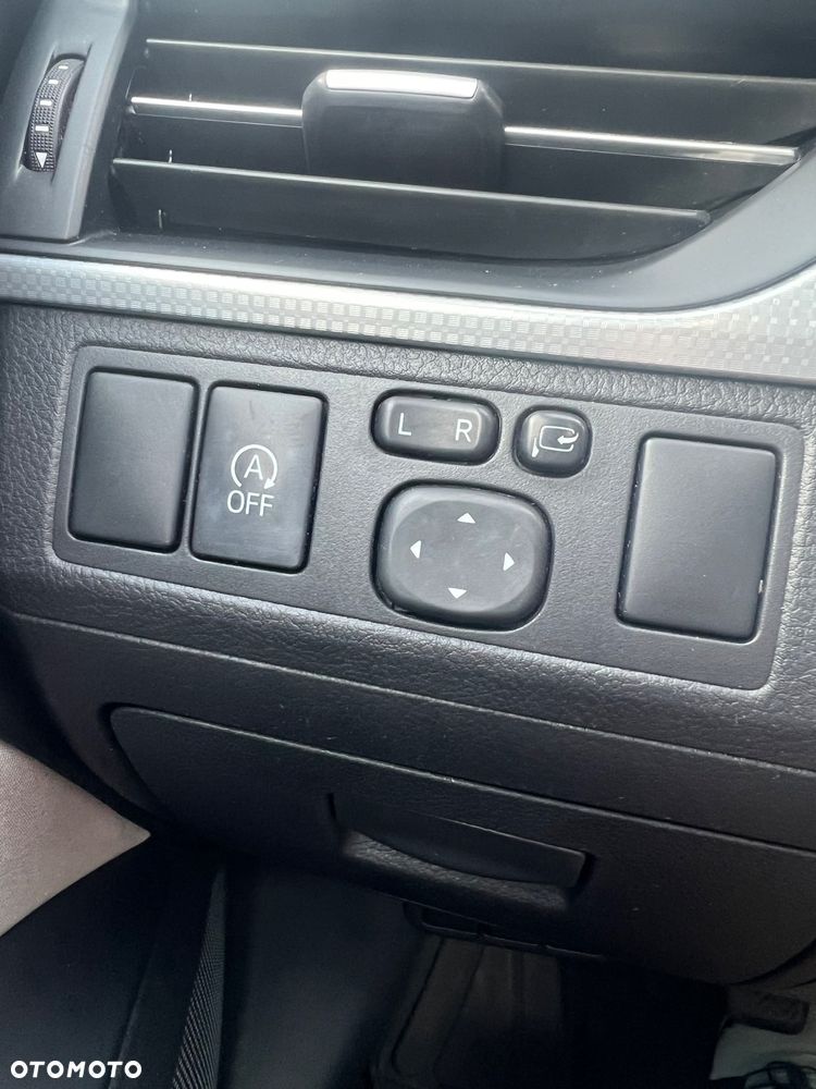 Toyota Avensis 2.0 D-4D Prestige - 35