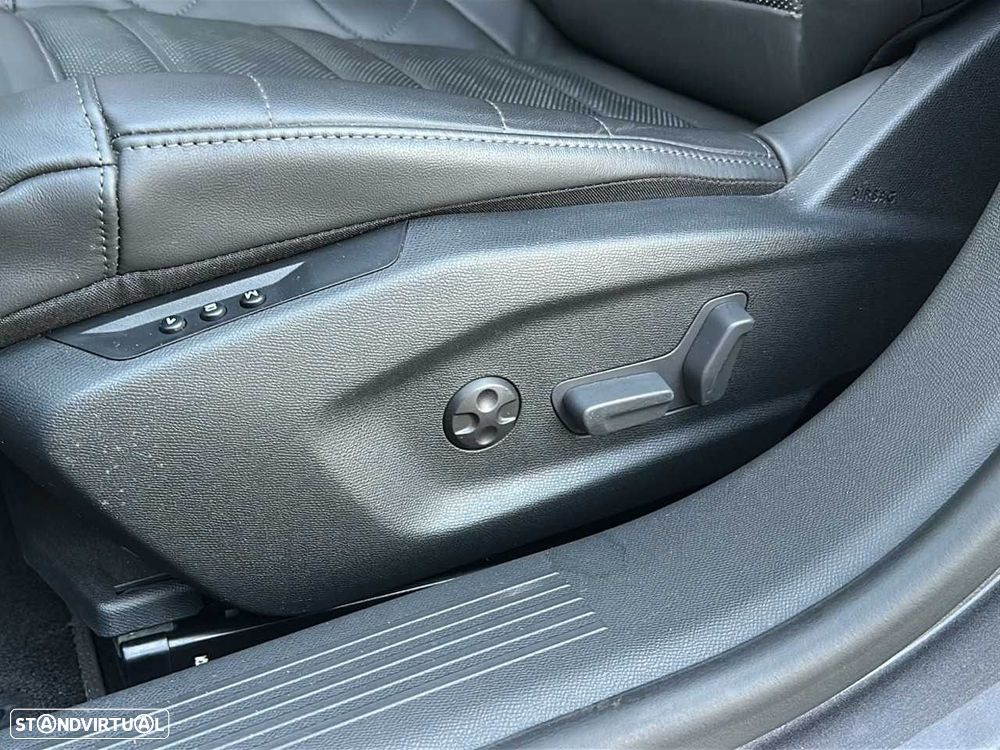 Citroën C5 X 1.6 Hybrid Shine e-EAT8 — fotografia 19