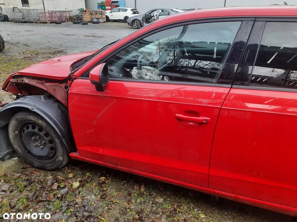 Audi A3 8V SPORTBACK DRZWI PRZÓD PRZEDNIE LEWE LZ3M 14r.