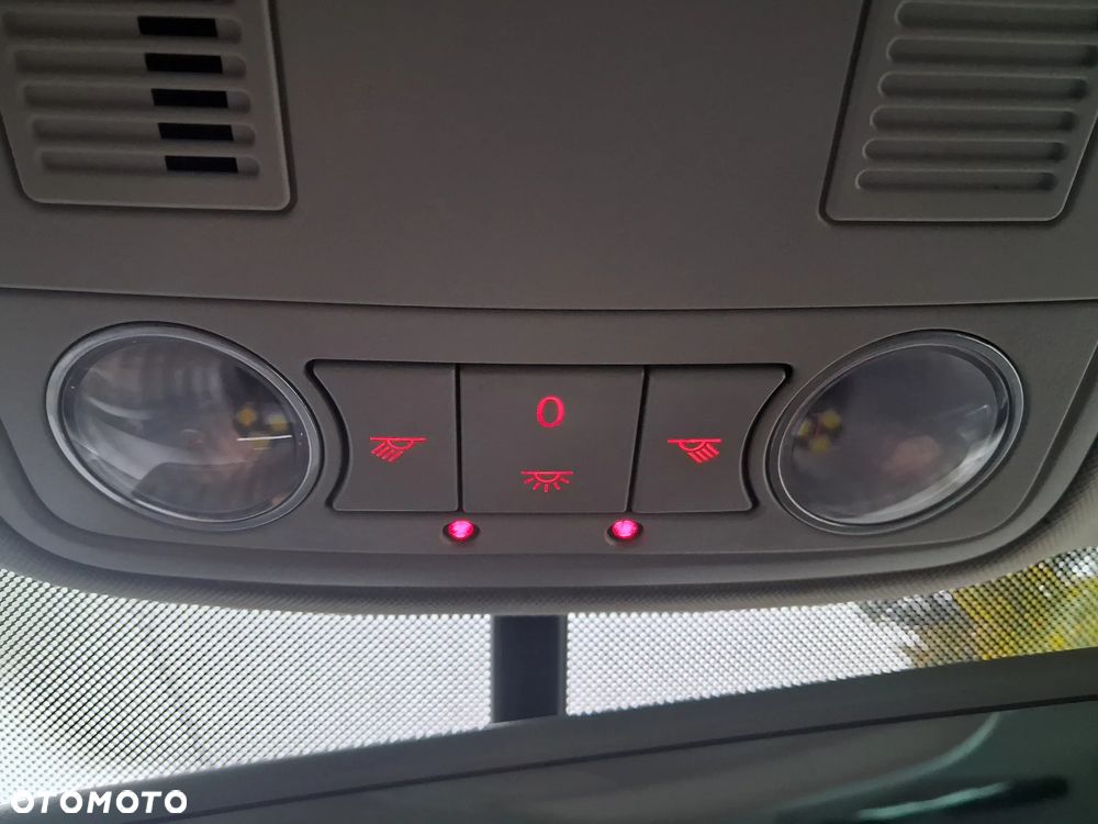 Volkswagen Golf - 21