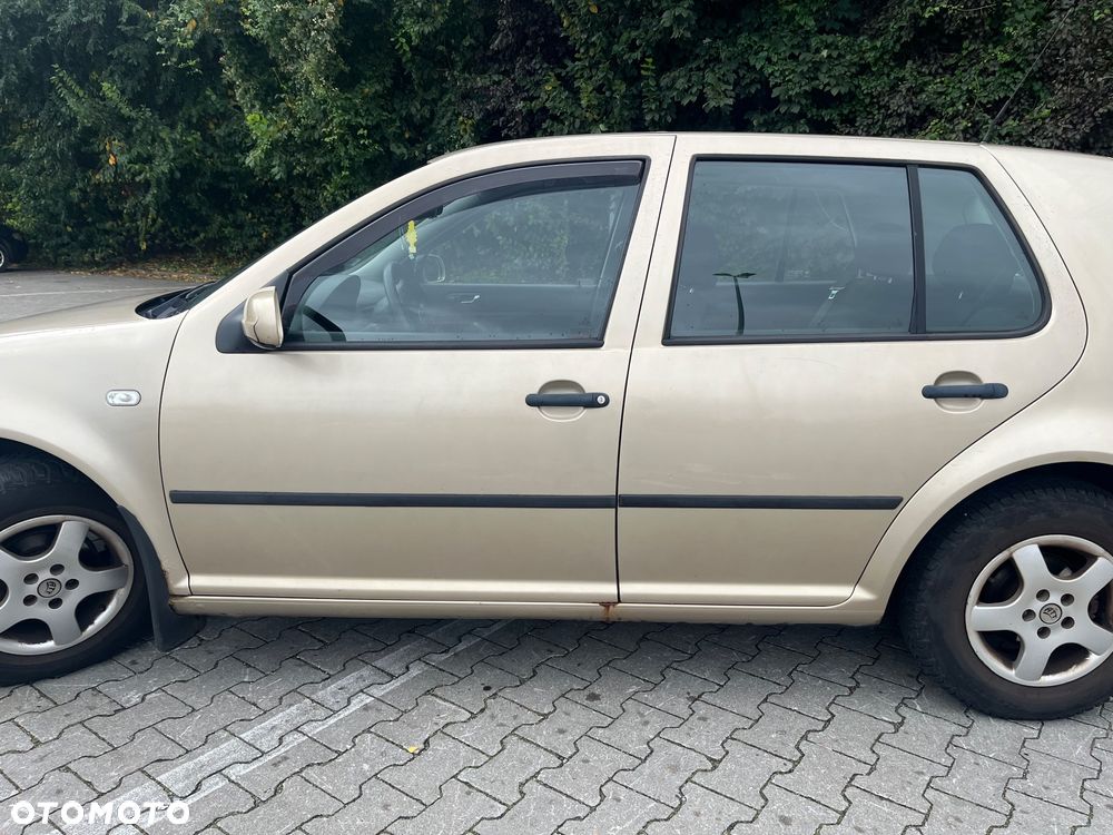 Volkswagen Golf - 8