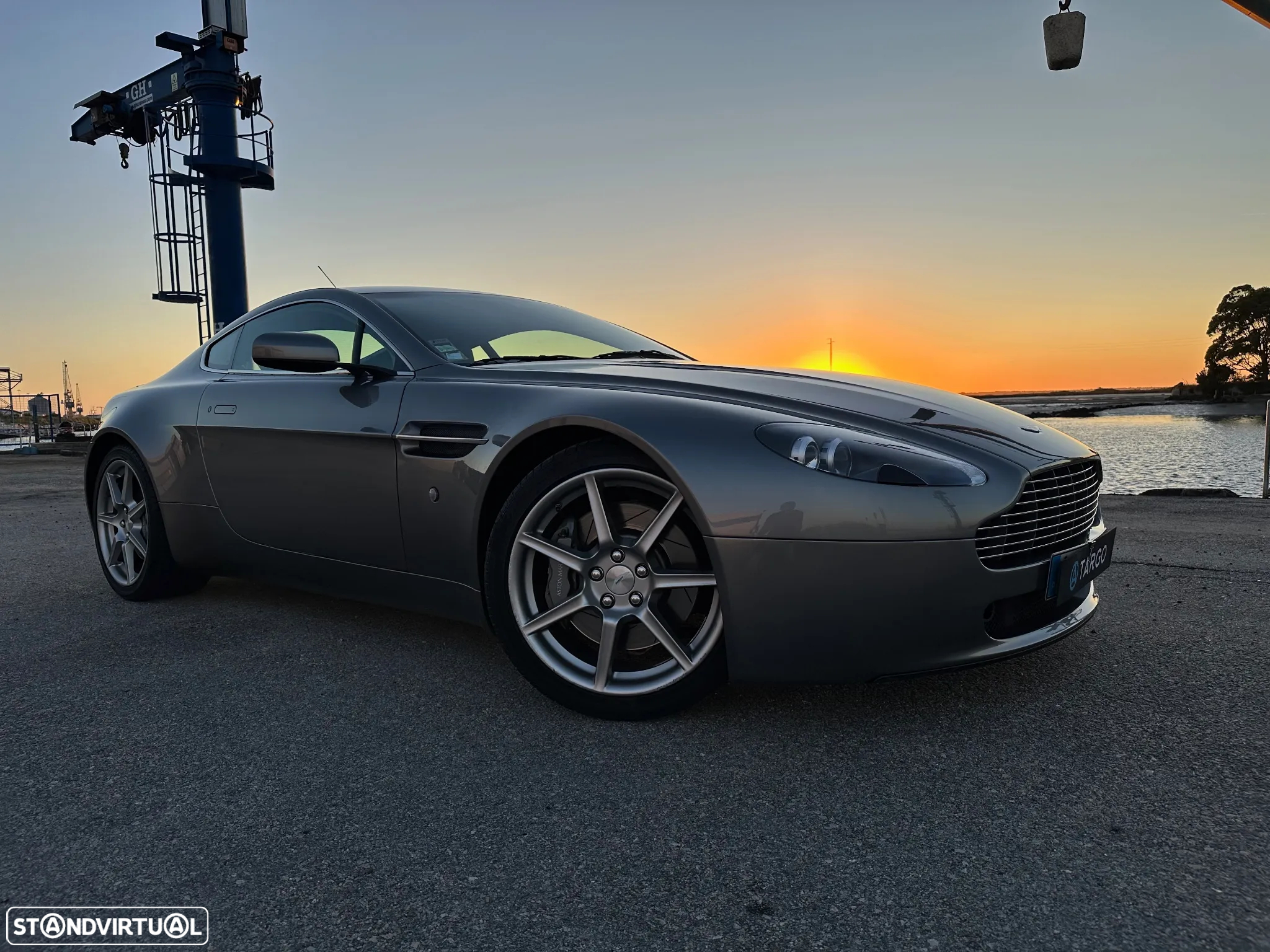 Aston Martin Vantage Coupe V8 - 40