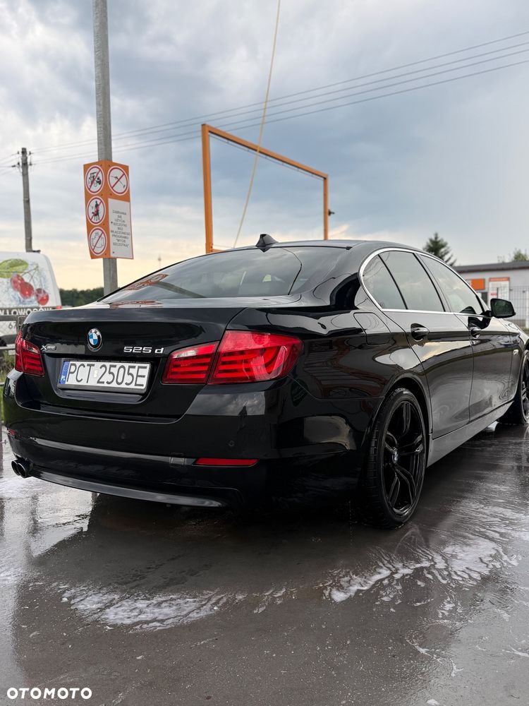 BMW Seria 5 525d xDrive - 5
