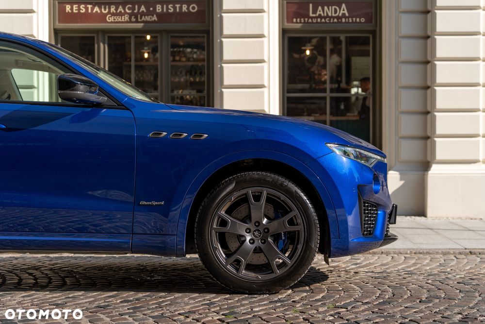 Maserati Levante Q4 GranSport - 3