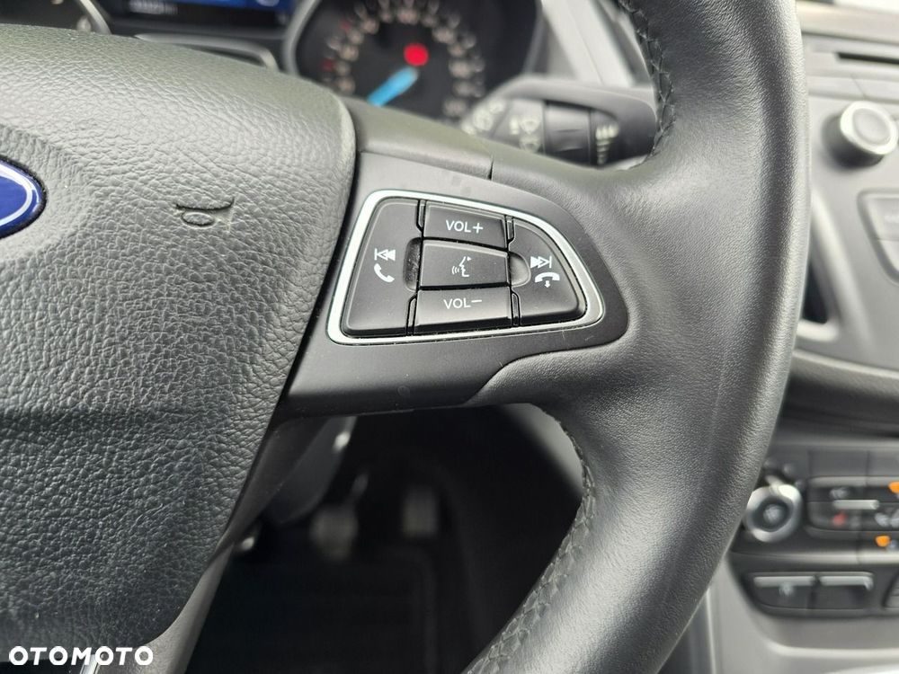 Ford Kuga - 16