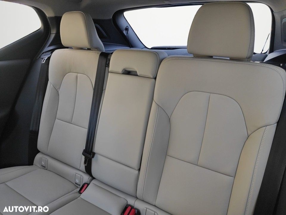 Volvo XC 40 B4 AT FWD MHEV Plus Dark - 12