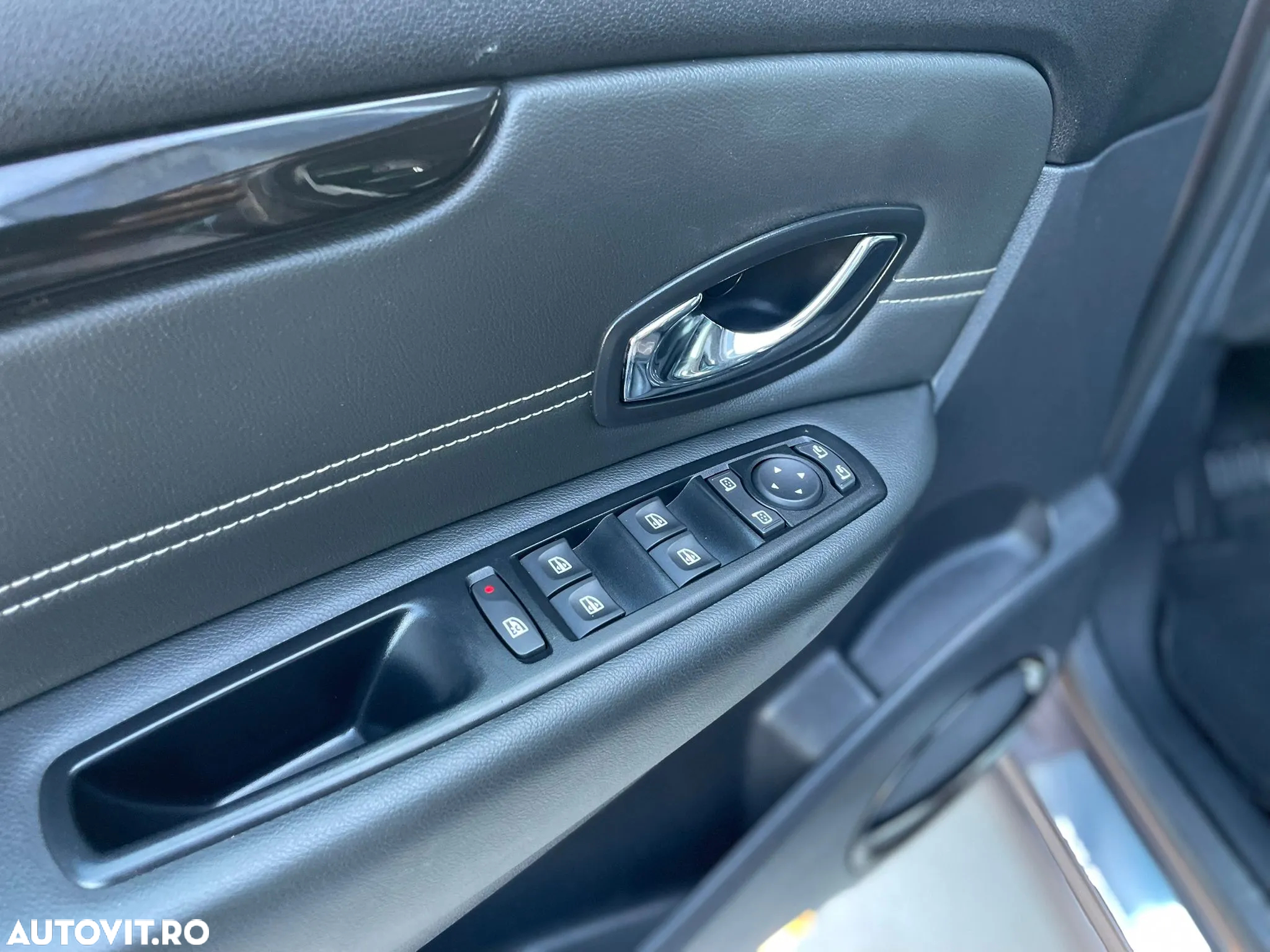 Renault Grand Scenic ENERGY dCi 110 S&S Bose Edition - 17