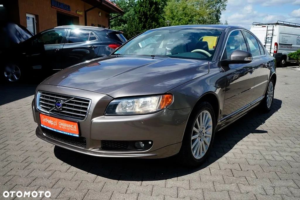 Volvo S80 2.5T Momentum - 1