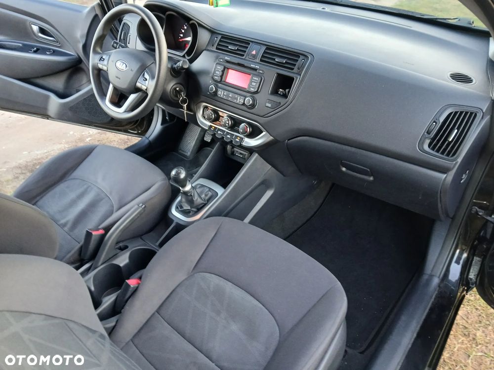 Kia Rio 1.2 M - 10