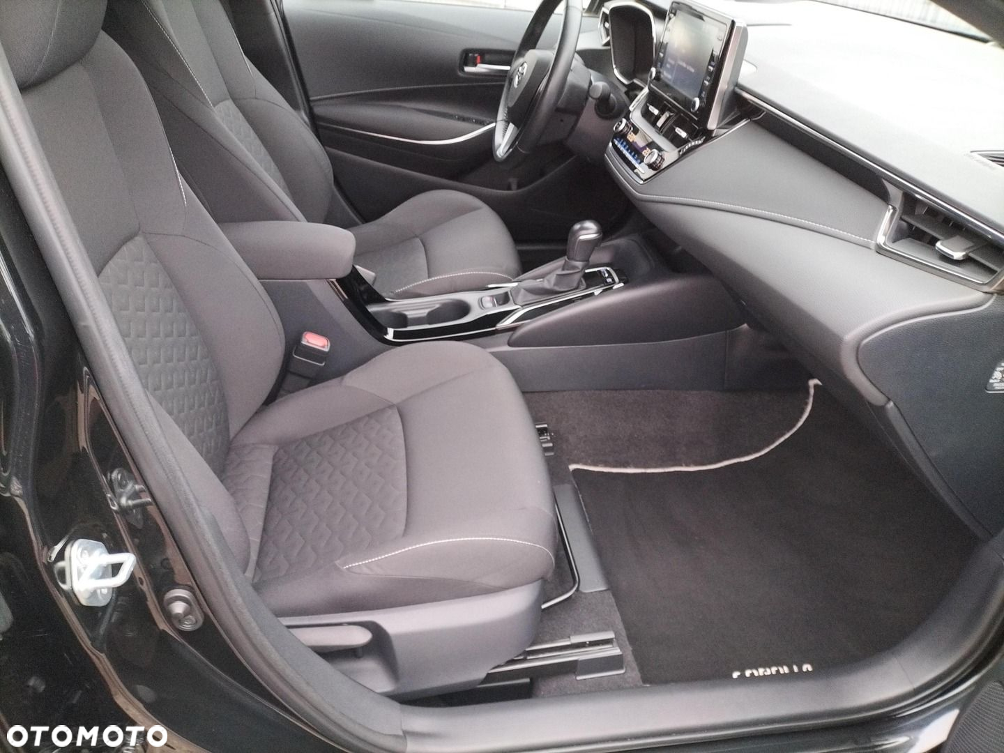 Toyota Corolla - 10
