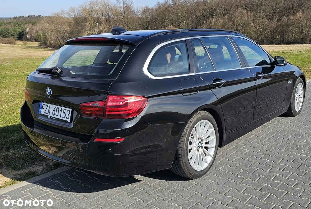 BMW Seria 5 520d xDrive - 11