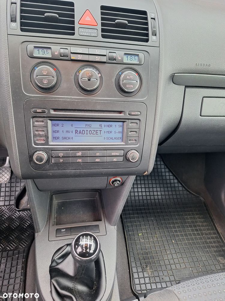 Volkswagen Touran 2.0 TDI DPF Goal - 9