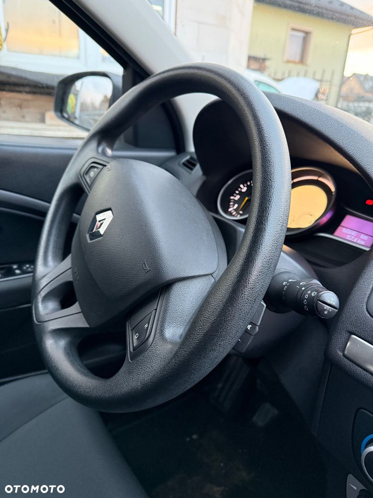 Renault Megane dCi 90 FAP Paris - 5