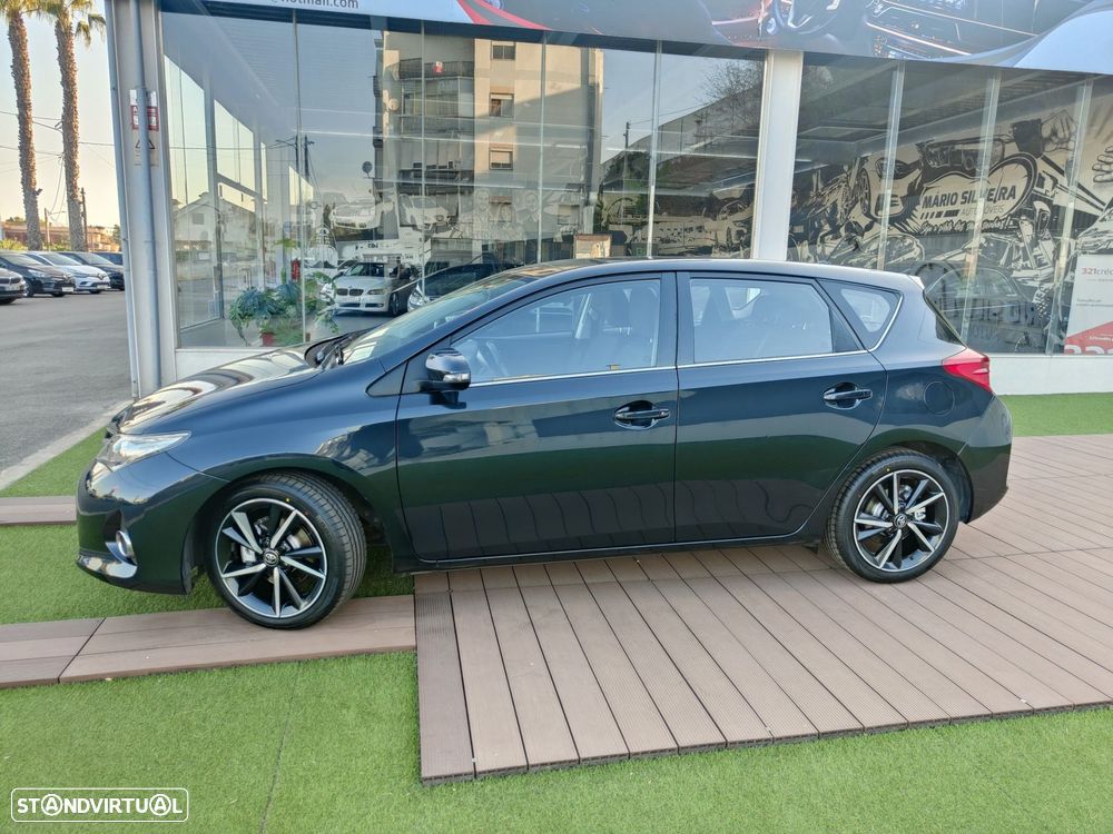 Toyota Auris 1.4 D-4D Com.+P.Sport+Navi - 4