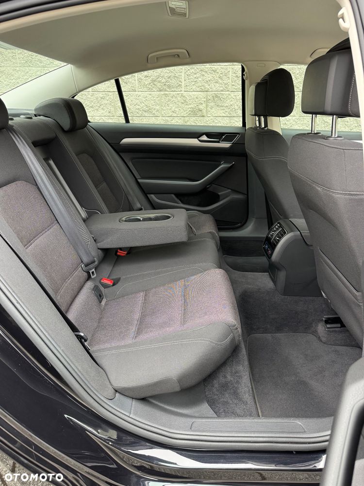 Volkswagen Passat 2.0 TDI SCR Comfortline DSG - 20