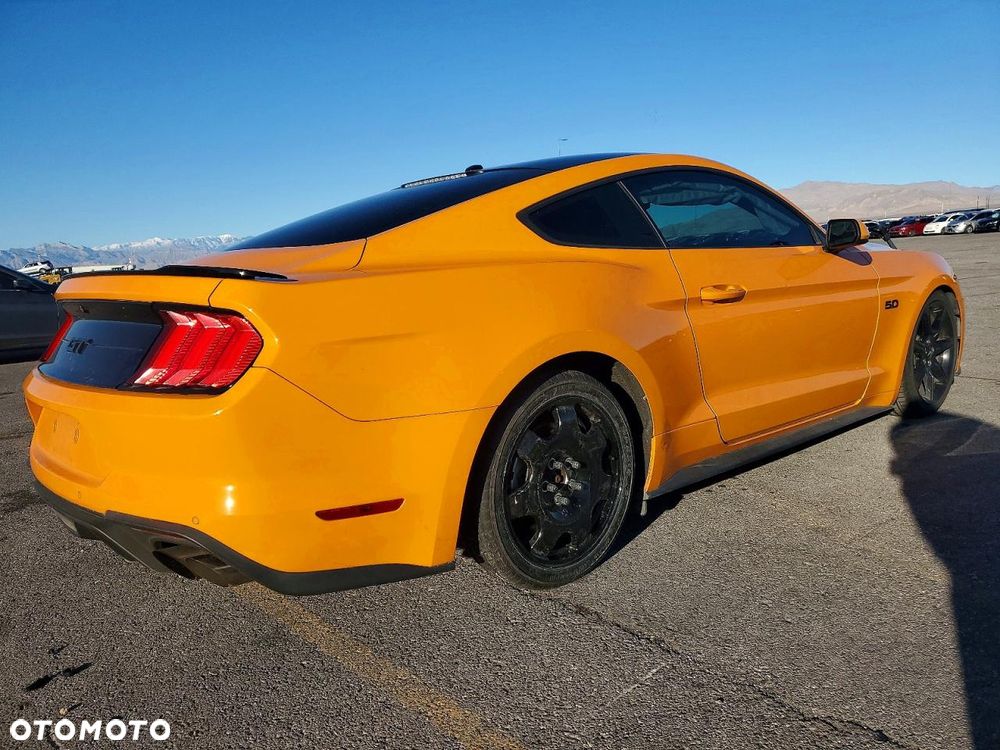 Ford Mustang 5.0 V8 GT - 4