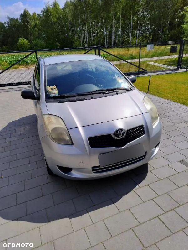 Toyota Yaris - 1