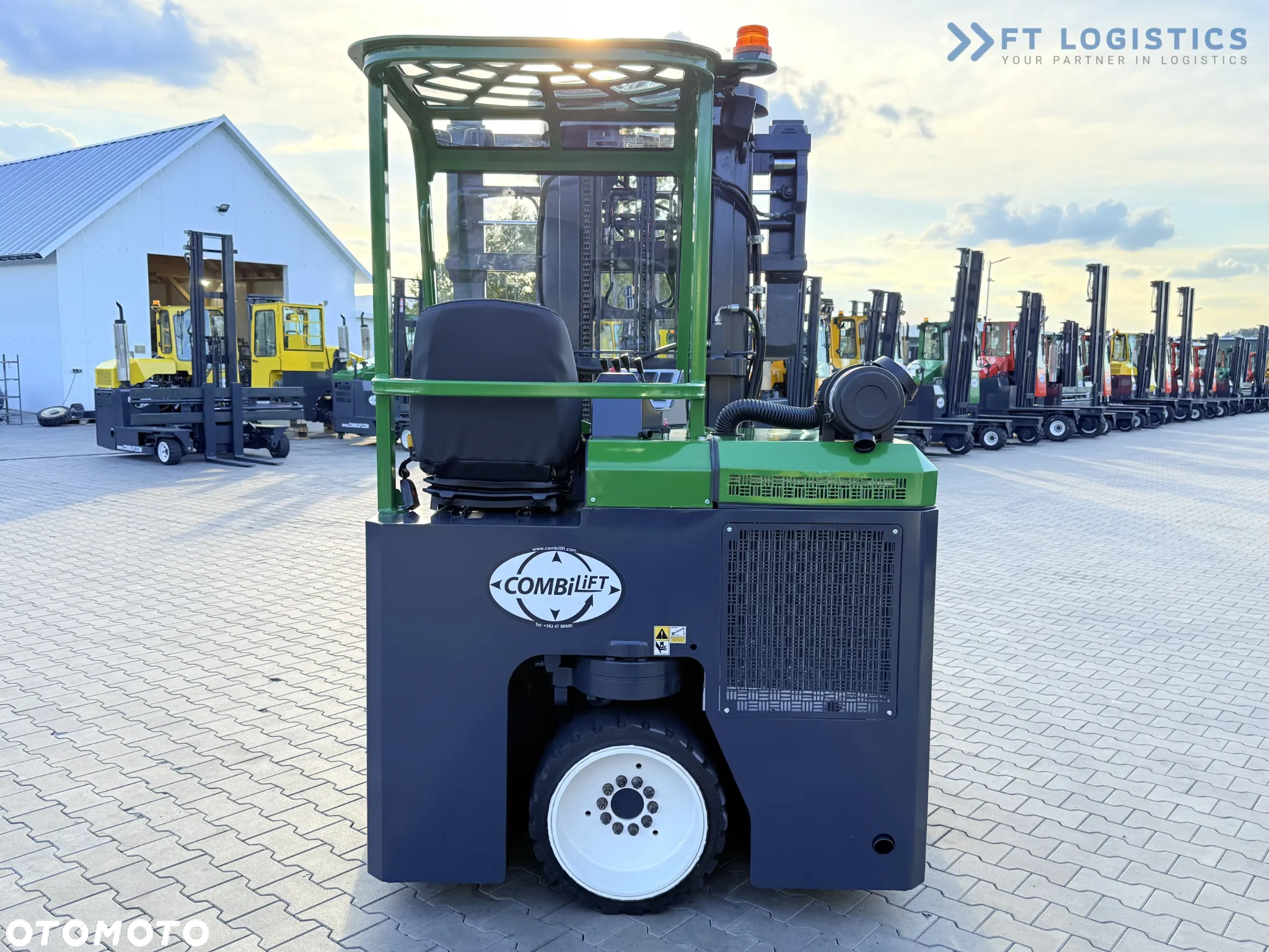 Combilift C2500CB / TRIPLEX / 5500MM / WOLNY SKOK / DIESEL / JEDYNIE 3768MTH / POZYCJONER / PRZESUW BOCZNY / NOWE OPONY / JAK NOWY / Szeroka oferta wózków czterokierunkowych i bocznych, dopasowanych do różnorodnych potrzeb i zastosowań. - 23