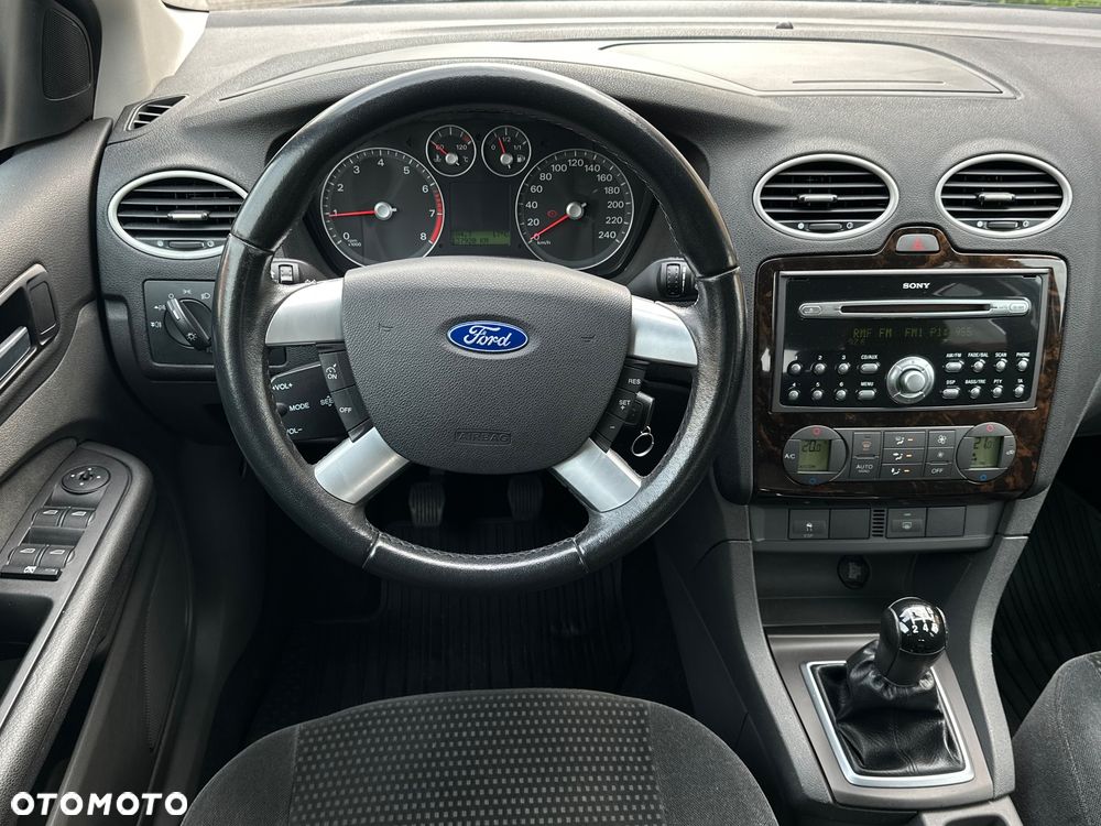 Ford Focus 1.6 Ghia - 3