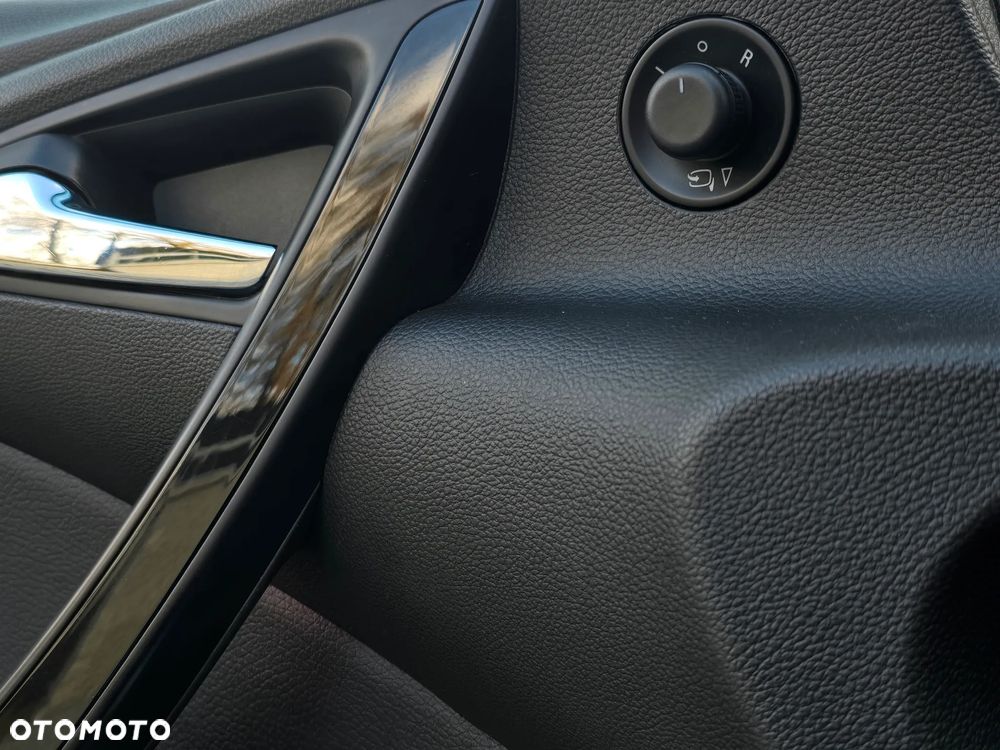 Opel Astra 2.0 CDTI Exklusiv - 32