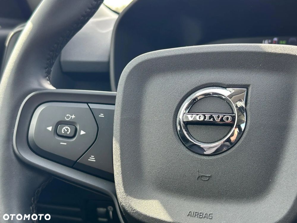 Volvo XC 40 T3 Momentum Pro - 19