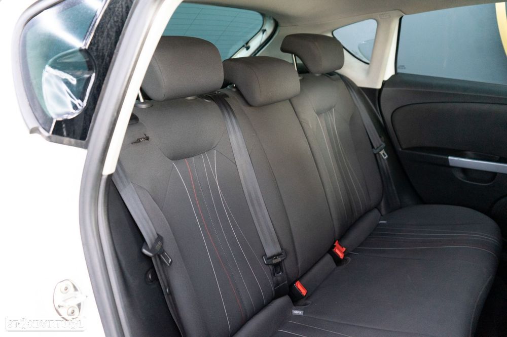 SEAT Leon 1.6 TDI DPF Ecomotive Sport - 41